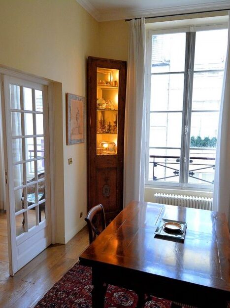 The Place des Galeries apartment provides lots of usable, quality space.