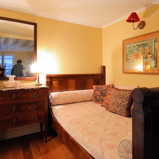 The apartment sleeps up to 3 persons with a double bedroom and this single bedroom with a classic French daybed.