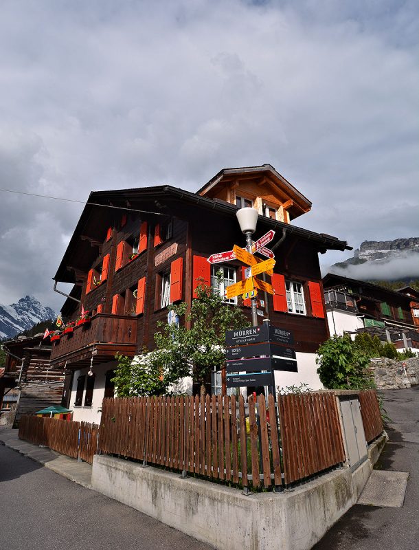 Mürren - Major crossroads in town.