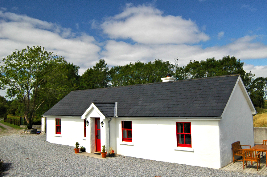 Terryglass, Co. Tipperary: North Riding Cottages — White Cottage. Photo copyright Home At First.