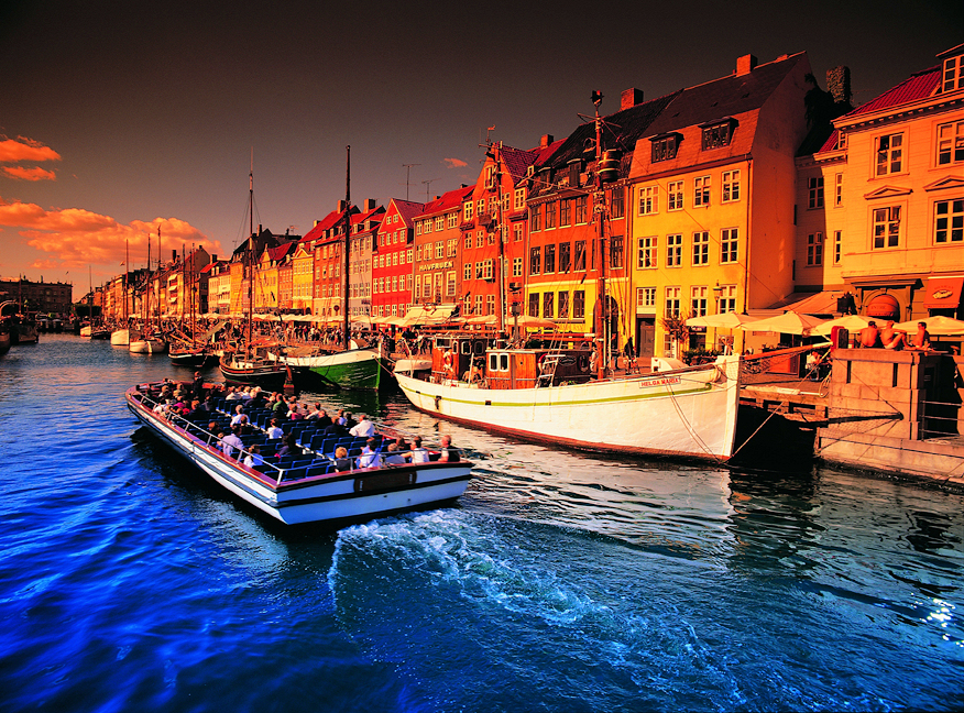 Copenhagen: passenger boat on Nyhavn. Denmark Tourism Photo by Jørgen Schytte.