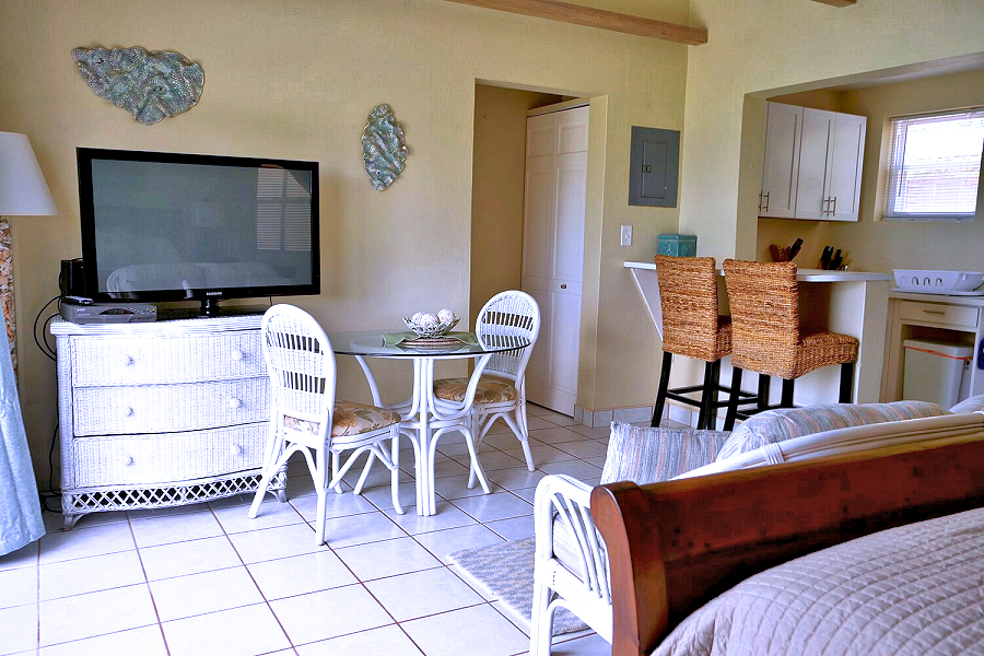 South Beach Cottages: the Studio cottage interior. Photo © Steve Martin - used with permission.