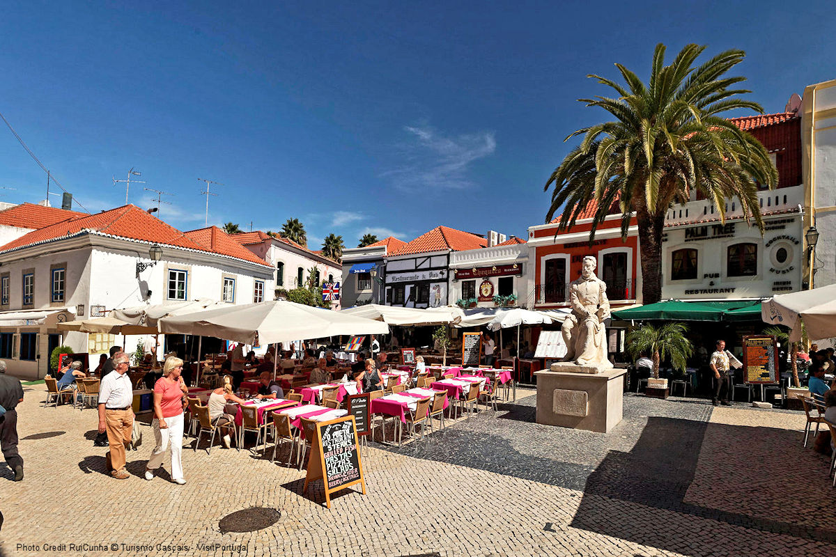 Lisbon Region: Camões Square, Cascais. Photo RuiCunha © Turismo Cascais - VisitPortugal.