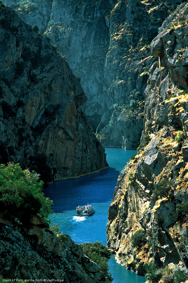 Porto & the North - Douro Internacional - Passenger Boat tour. Credit AT Porto and the North © VisitPortugal.