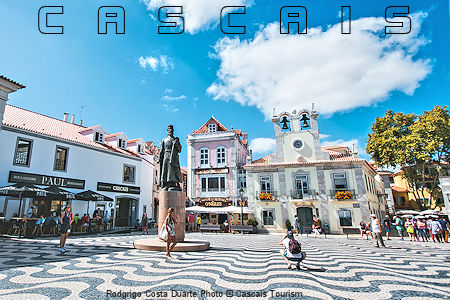 Cascais town center - October 5th Square. Rodrigo Costa Duarte Photo © Cascais Tourism.