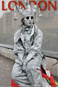 South Bank street performer - live jester statue - Photo © Home At First